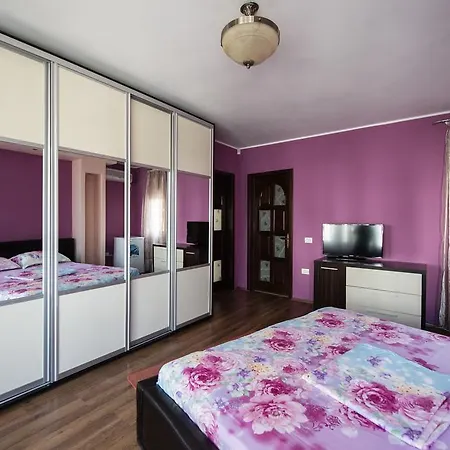 Six-Bedroom Villa - Amethyst Landhaus *